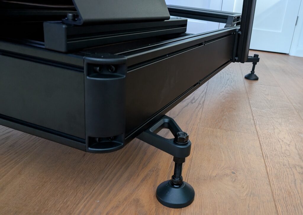 Side view featuring the 90 degree corner brackets