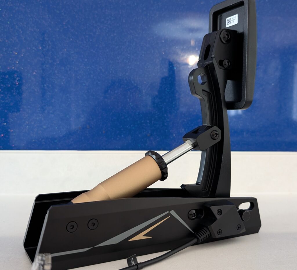 side view of throttle